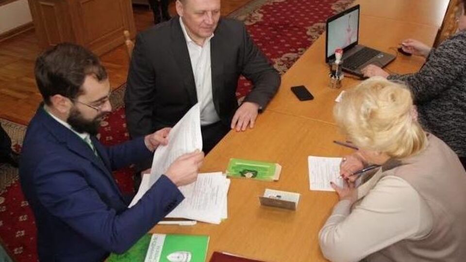 Шевченко подал документы в ЦИК