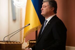 На думку співрозмовника LB.ua, козирем чинного президента на виборах має стати підвищення пенсій