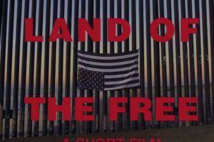 У ролику критикують міграційну політику Трампа