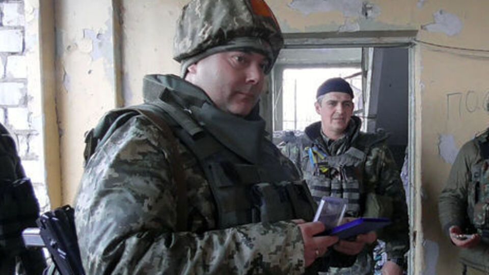 Наев вручил пострадавшим награды