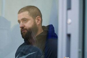 Адвокати принесли на суд характеристику Сигиди з місця роботи ТОВ "Чрезвычайно хорошие люди", де він обіймає посаду директора