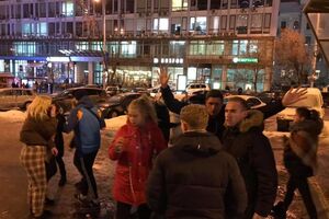 Толпа избила мужчину на Спортивной площади в Киеве