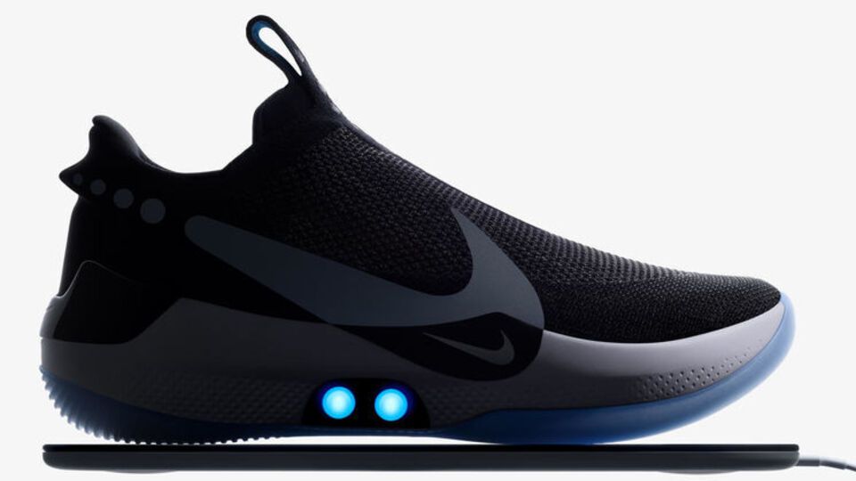 Кроссовками можно управлять с помощью специальных кнопок