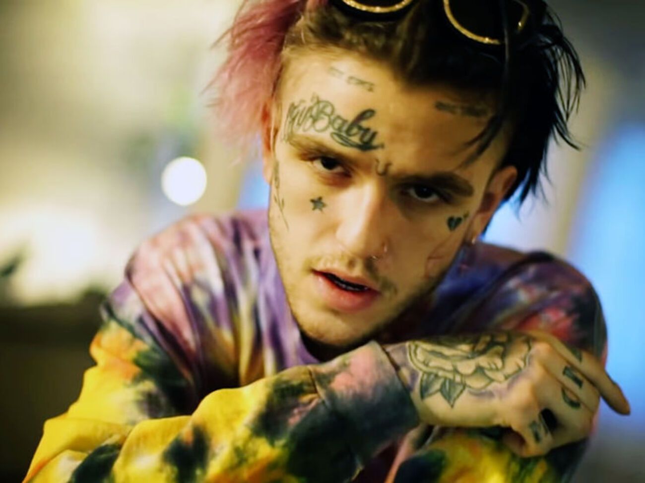 В ролике показали архивную видеозапись Lil Peep