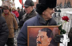 45% опрошенных россиян испытывают чувство стыда и огорчения из-за разрушения СССР