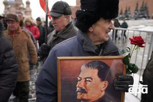 45% опитаних росіян відчувають почуття сорому та прикрості через руйнування СРСР