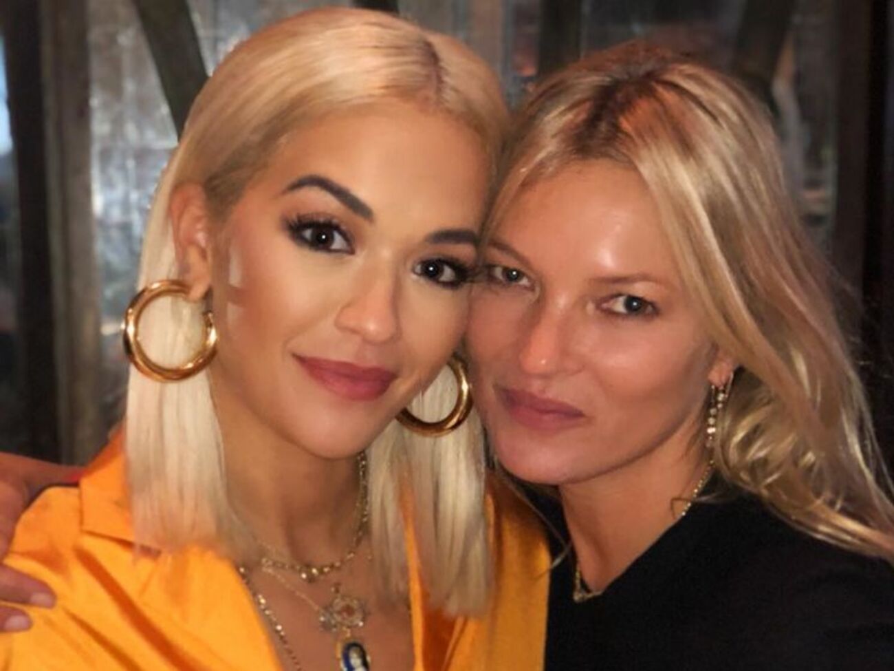 Рита Ора (на фото слева): Несравненная Кейт Мосс, с днем рождения!