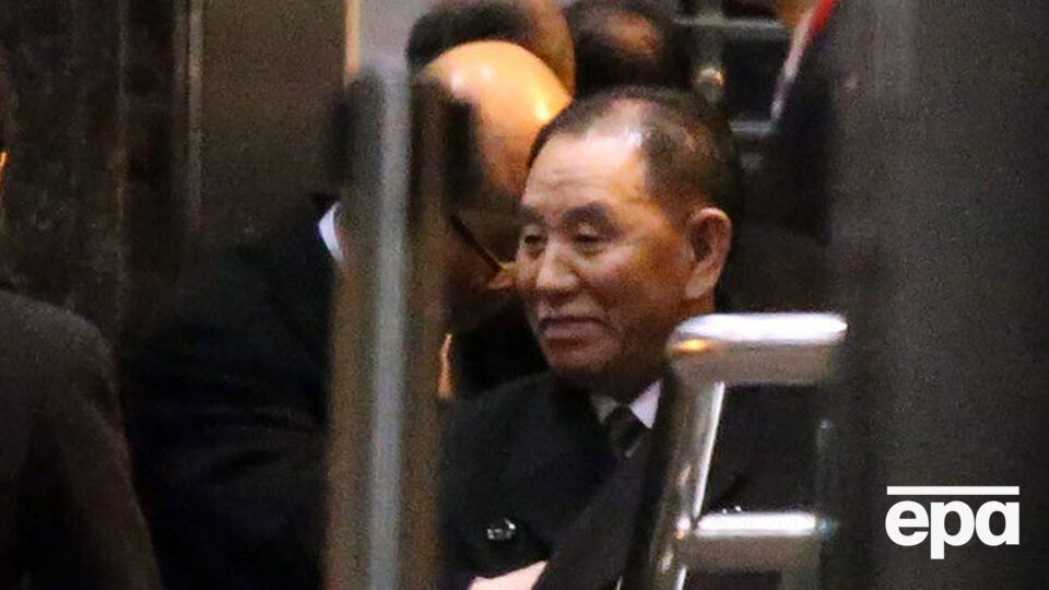 Літак із Кім Йон Чхолем прибув із Пекіна