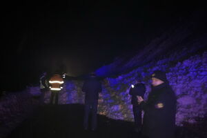 У Закарпатській області на трасу зійшла лавина