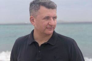 Зеленский встал на путь политика, а здесь работают другие законы и форматы. И здесь нет места эмоциям или психам