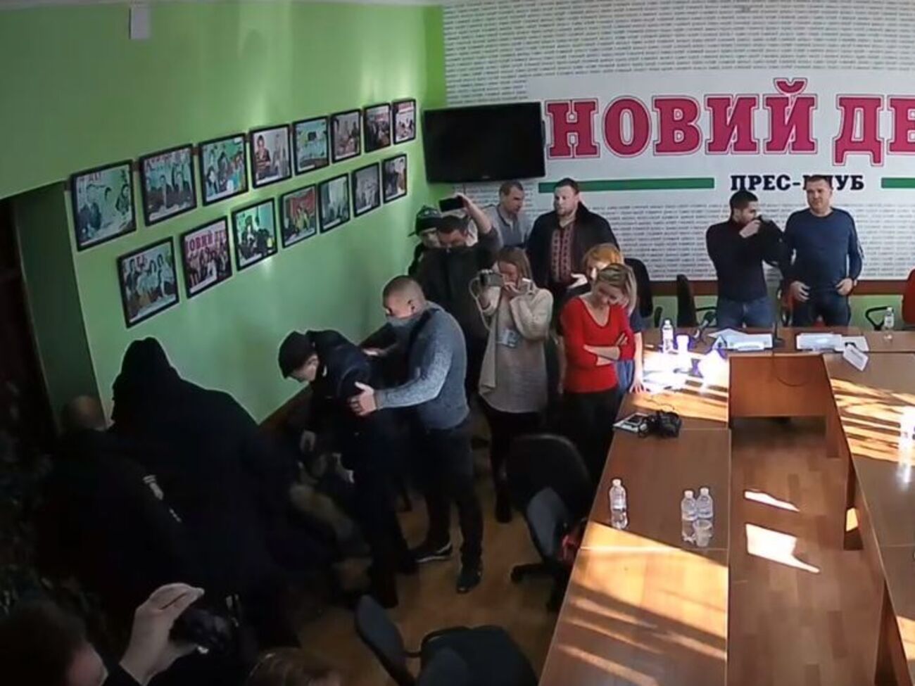 Инцидент произошел во время пресс-конференции