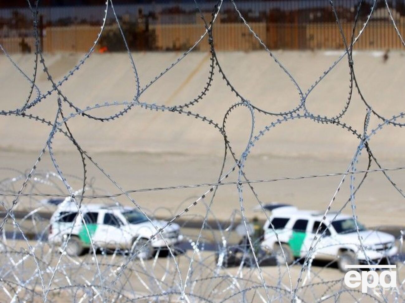 Мигранты добровольно сдались пограничникам