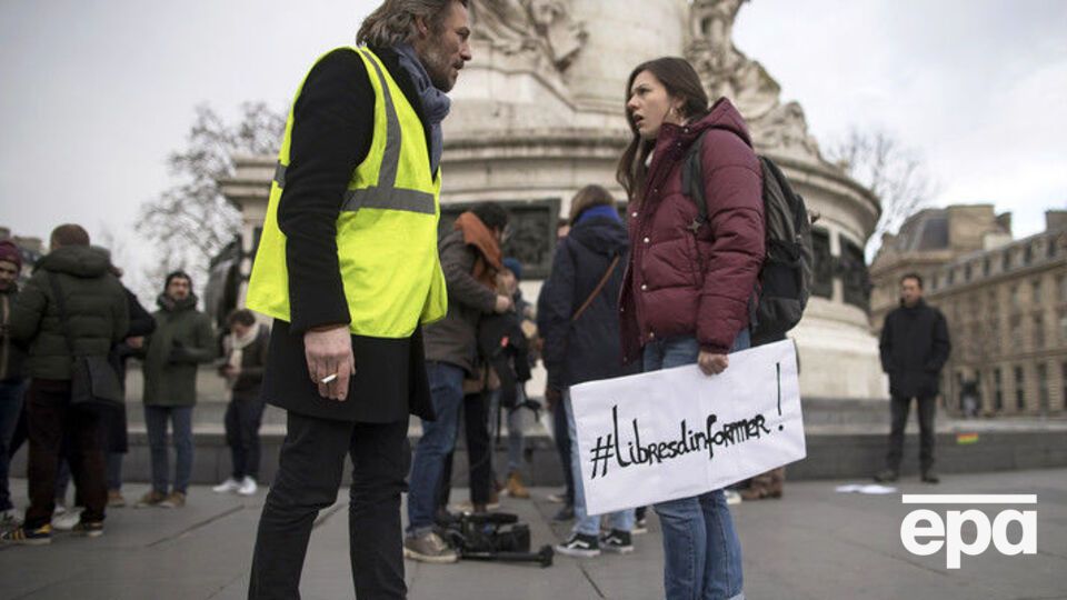 Протестующие собираются на митинги