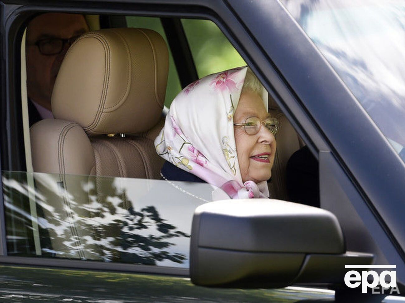 Елизавета II нарушила правила дорожного движения