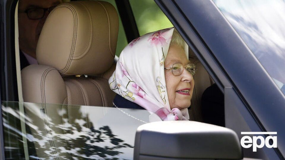 Елизавета II нарушила правила дорожного движения