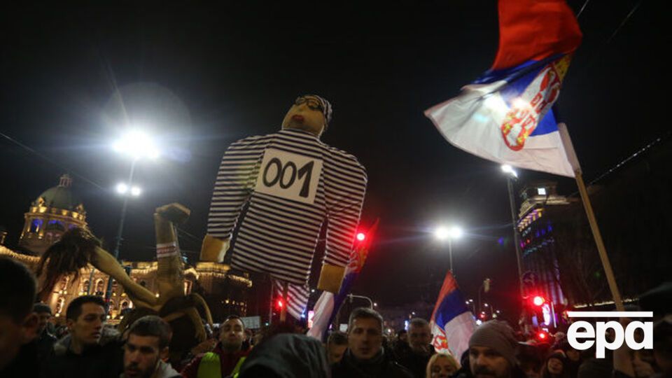 Демонстранти вимагають від уряду свободи ЗМІ та відставки міністра внутрішніх справ Сербії