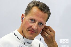 Шумахер в декабре 2013 года упал, катаясь на горных лыжах, и получил травму головы