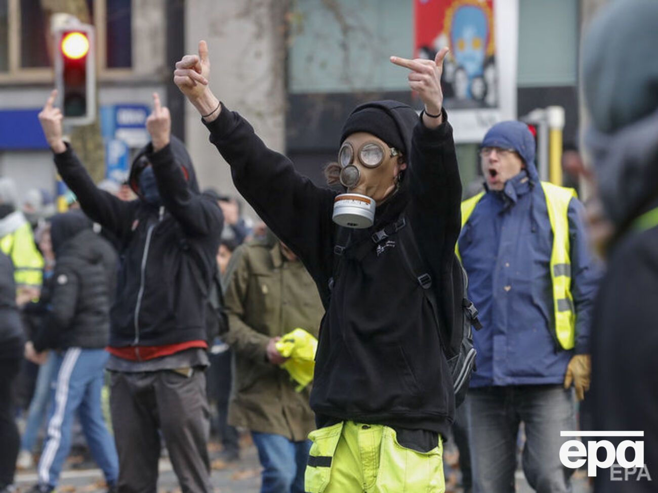 Протесты "желтых жилетов" длятся с середины ноября
