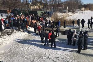 Полиция: Во время праздников функционировало более 130 благоустроенных мест для купания