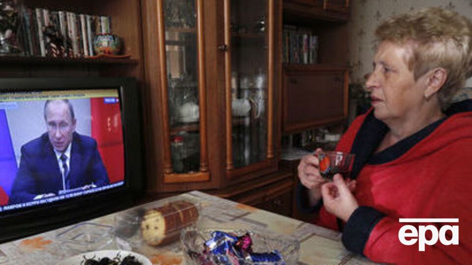 Колишній оператор "России 24" заявив, що сюжети часто "підтирали" перед виходом ефірів у повторах