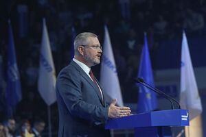 Учасники форуму підтримали Вілкула "як єдиного кандидата від опозиційних і миролюбних сил України"