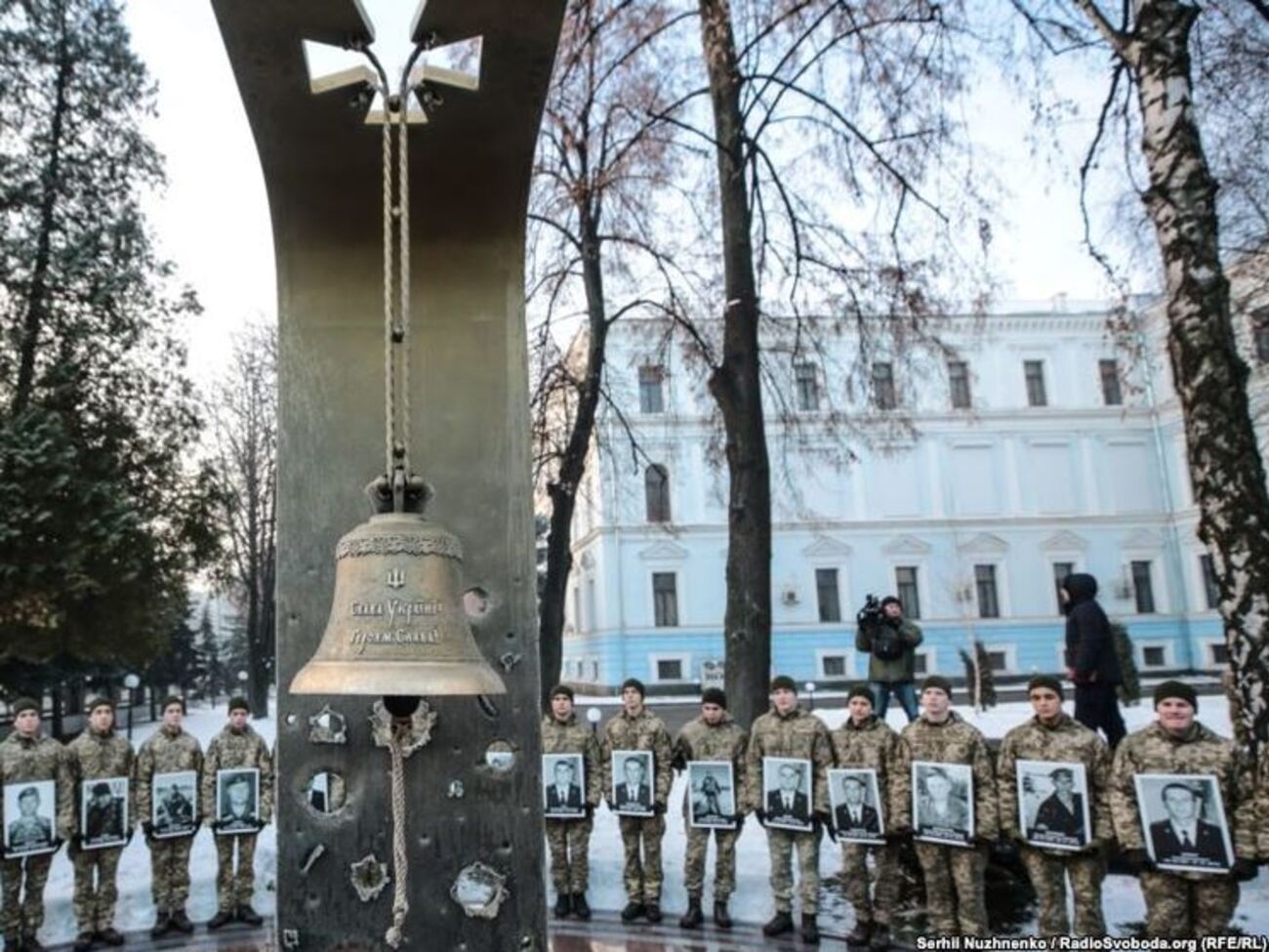 В Украине почтили память защитников донецкого аэропорта. Фоторепортаж