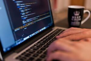 Роскомнадзор направил Facebook и Twitter запрос о локализации персональных данных россиян в декабре 2018 года