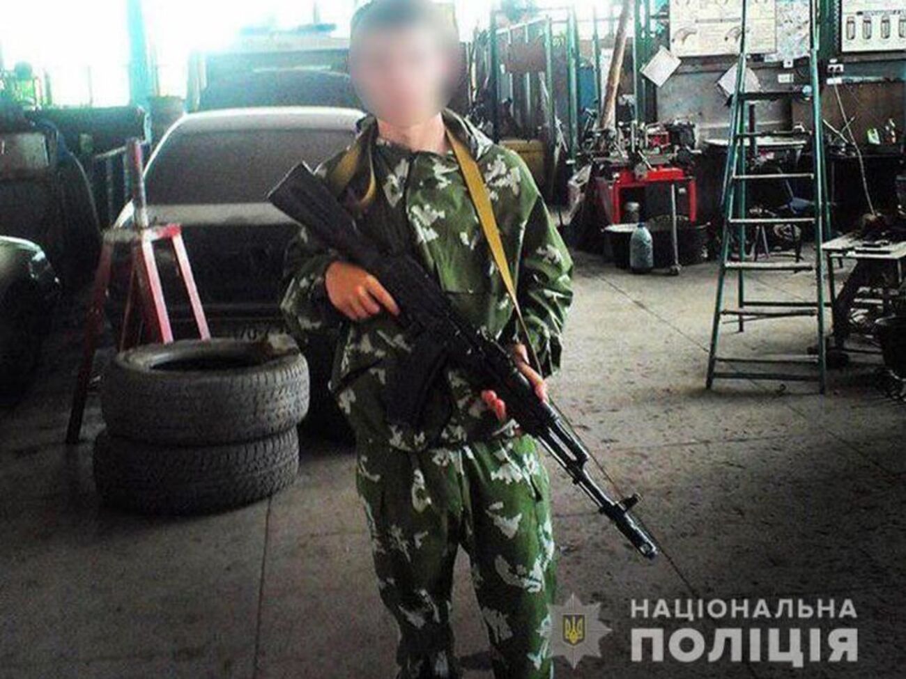 Протизаконні дії, за версією поліції, бойовик здійснював через брак грошей