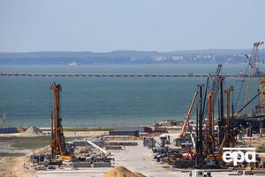 Инцидент на судоходство в проливе не влияет, заявили агентству
