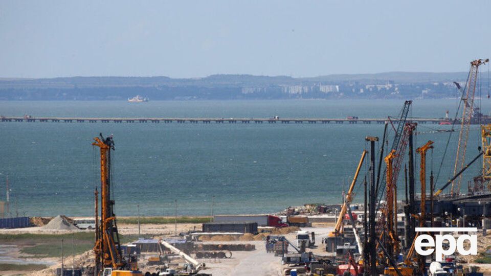 Инцидент на судоходство в проливе не влияет, заявили агентству