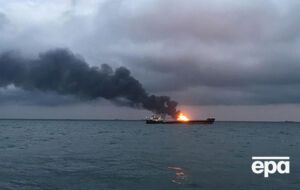 За наявними даними, пожежа почалася під час перекачування пального