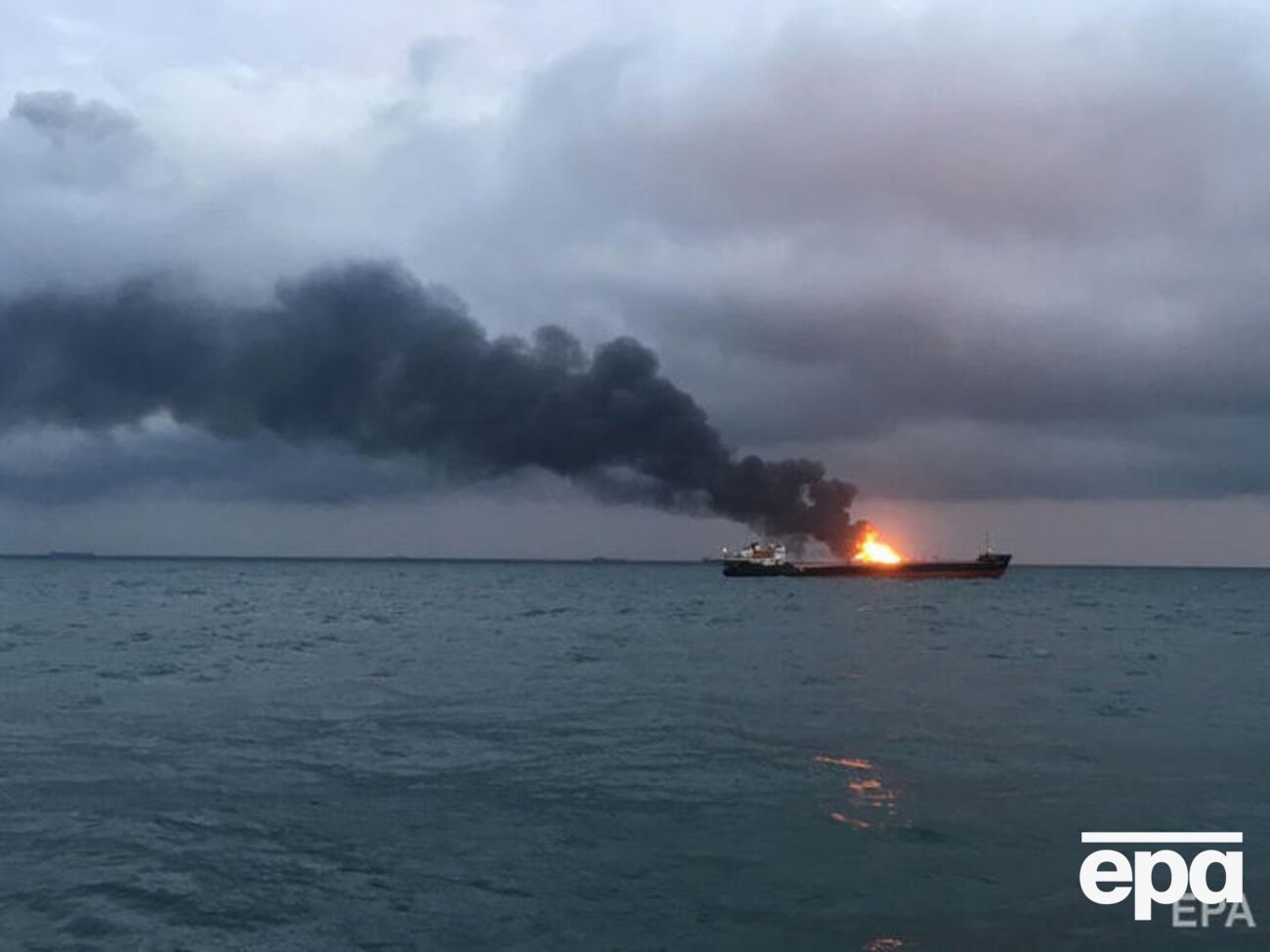 21 січня на одному із суден у районі Керченської протоки стався вибух, після чого почалася пожежа