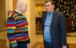 Луценко: Можно заехать в два полка спецназа, у которых не было даже парашютов, и спросить, кто их полностью укомплектовал