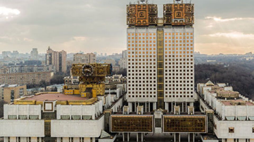 В 2014 году из устава РАН исчезло положение, позволяющее присуждать звание почетного профессора не только ученым