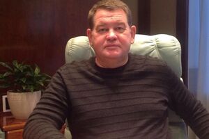 Було б непогано люструвати всіх, хто на засіданні РНБО в Криму не підтримав надзвичайного стану, і зняти цих зрадників із президентської гонки