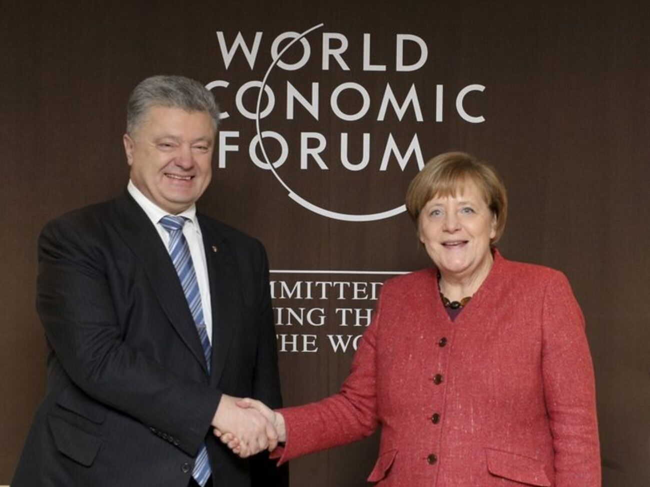 Порошенко поздравил Меркель с тем, что Германия с 1 января 2019 года стала непостоянным членом Совета Безопасности ООН