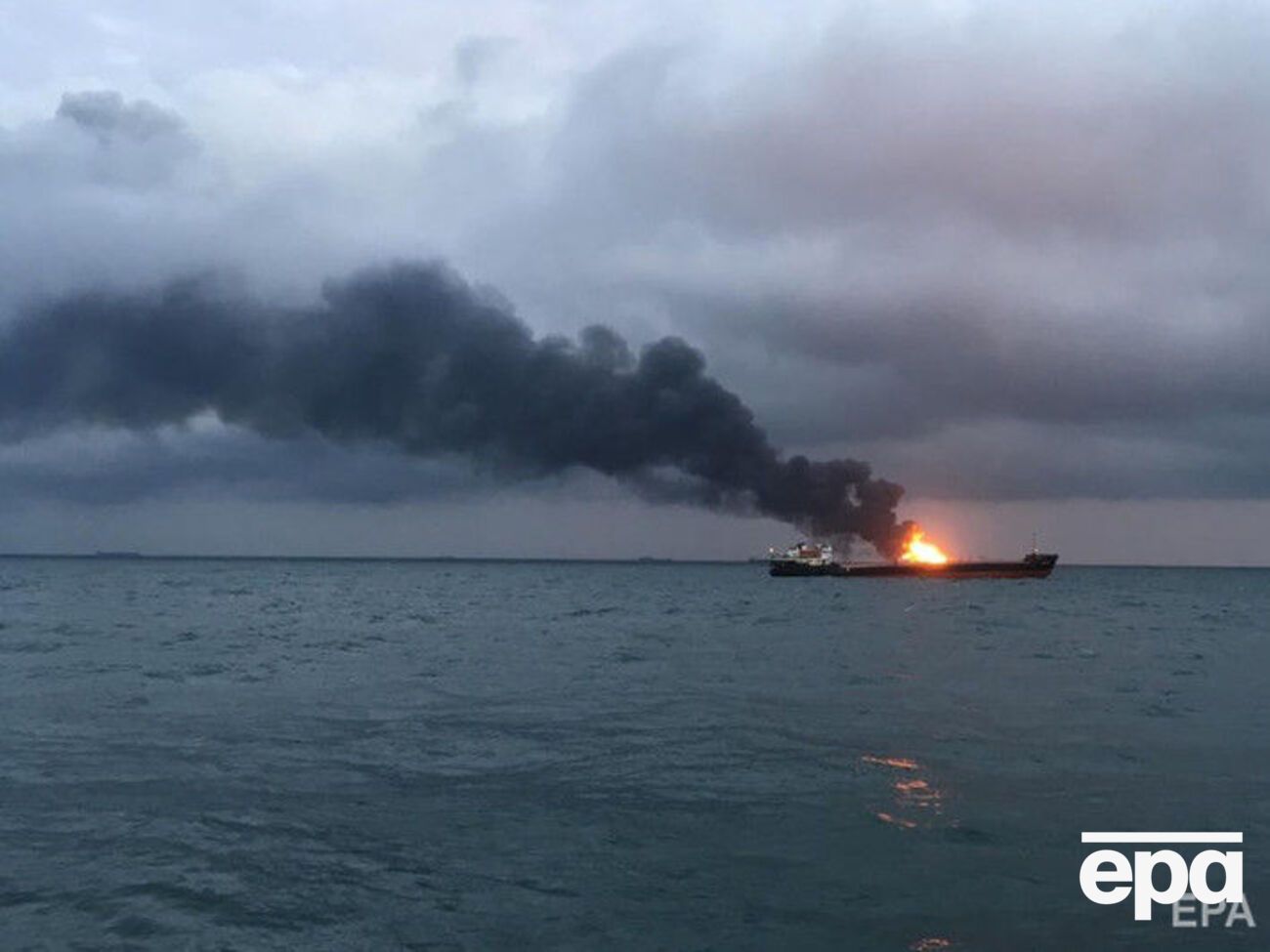 К началу пожара на борту танкеров было около 4,5 тыс. тонн сжиженного газа