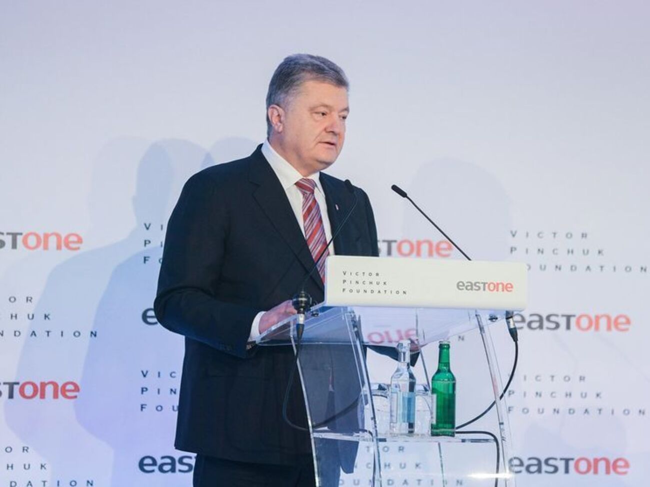 Порошенко: У нас існує дуже велика небезпека популізму саме тепер