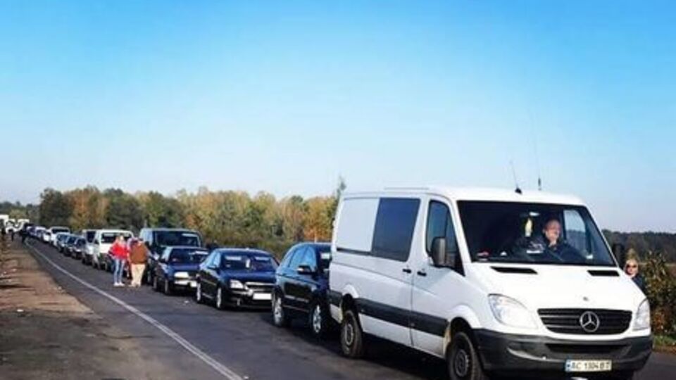 Українці і далі оформляють авто на іноземній реєстрації