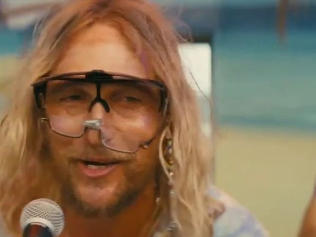 МакКонехі виконує роль поета-невдахи