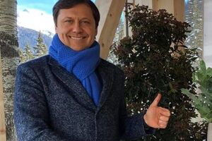 Шевченко: Шапку можно взять бесплатно, но только одну. Я бы не был Шевченко, если бы не предпринял "шапочные махинации" ради друзей