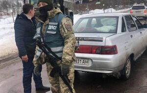 Силовики тимчасово заблокували проїзд деякими дорогами