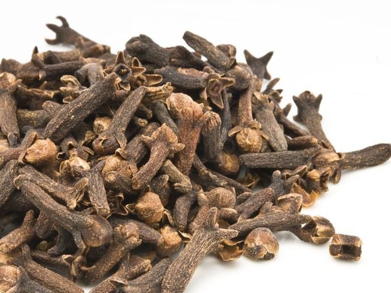Пряность гвоздика - это&nbsp;высушенные нераскрывшиеся бутоны дерева сизигиум