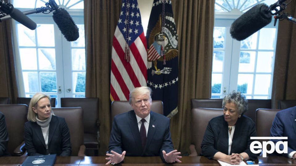 CNN: Если Трамп введет чрезвычайное положение, демократы смогут оспорить его в суде