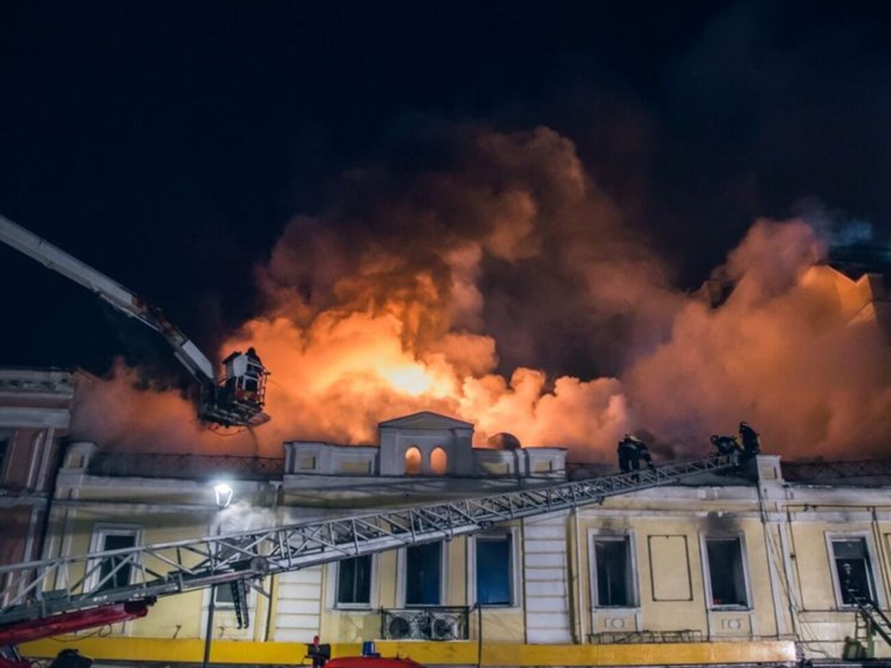 Пожежа поширилася на 100 м&sup2;