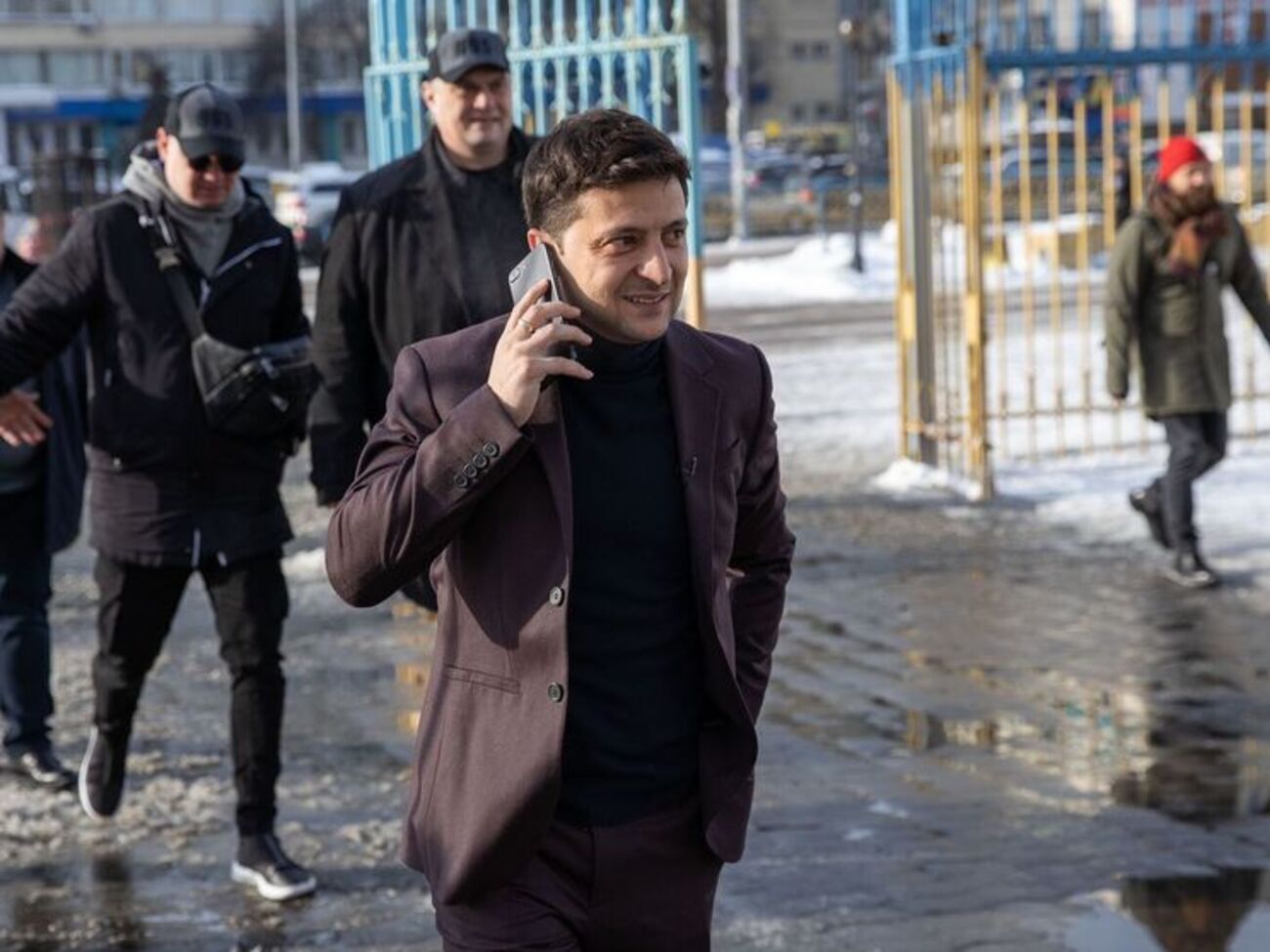 Зеленский подал декларацию за 2017 год