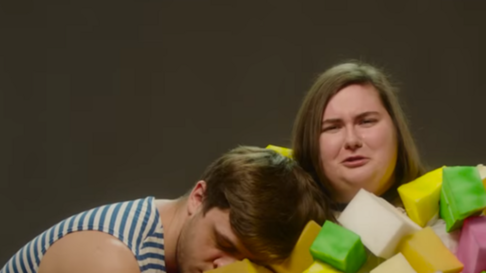 Одним із героїв пародії є салат "Олів'є"