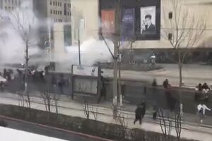 На підземній парковці торгового центру вибухнув автомобіль