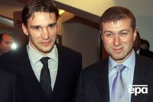 Шевченко (ліворуч) грав за "Челсі", який належить російському бізнесменові Абрамовичу