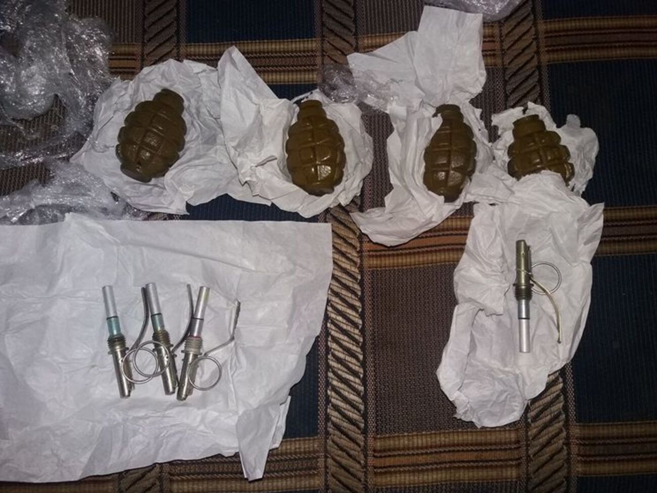 В доме подозреваемого обнаружили боевые гранаты Ф-1, РГД-5 и РГ-42 с запалами